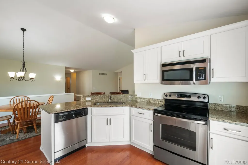 1091 Paddock Drive South Lyon City MI 48178