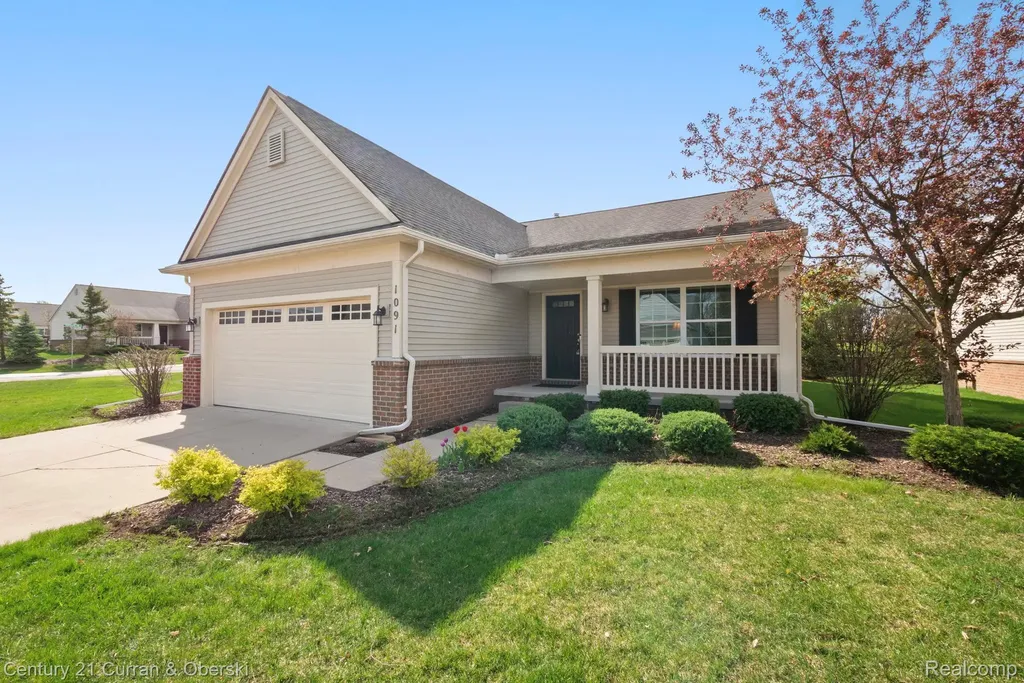 1091 Paddock Drive South Lyon City MI 48178