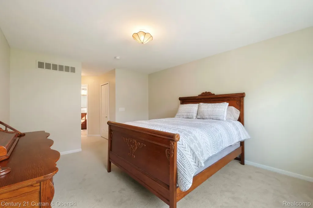 1091 Paddock Drive South Lyon City MI 48178