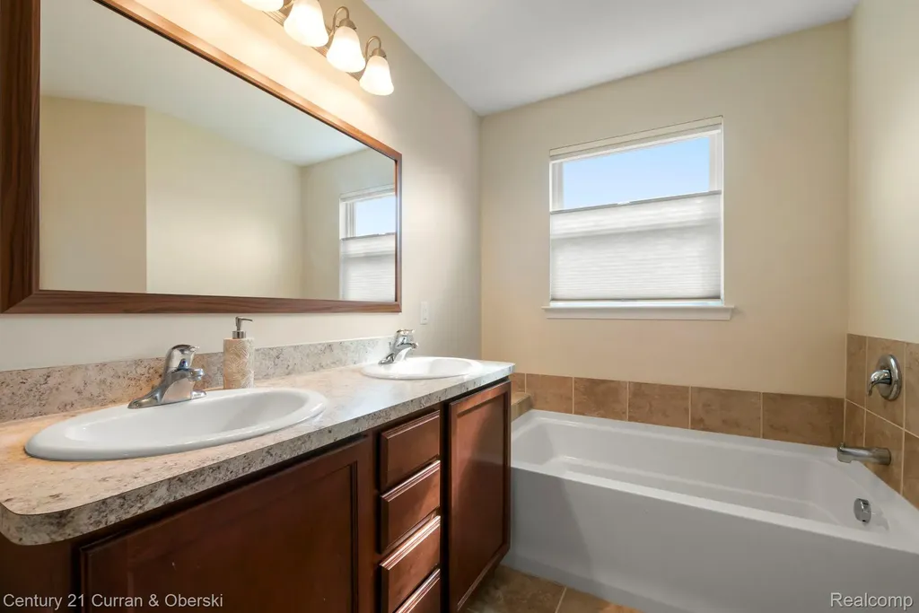 1091 Paddock Drive South Lyon City MI 48178