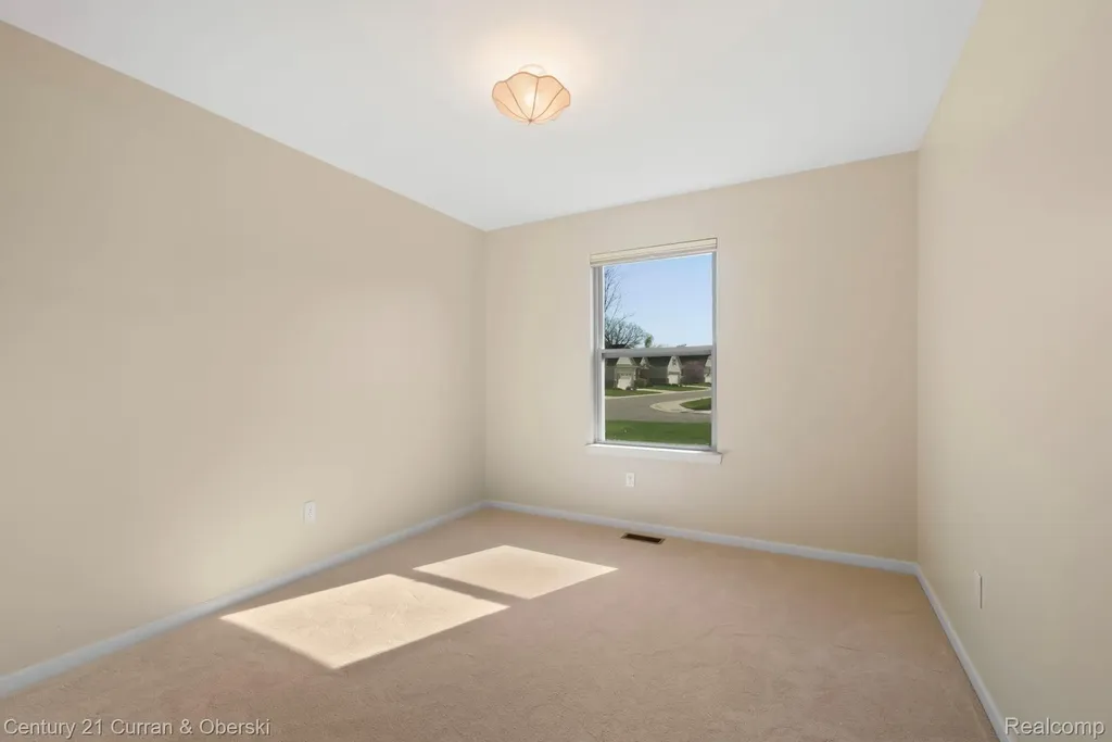1091 Paddock Drive South Lyon City MI 48178