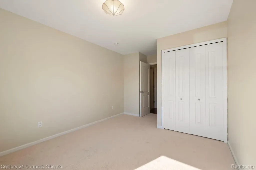 1091 Paddock Drive South Lyon City MI 48178