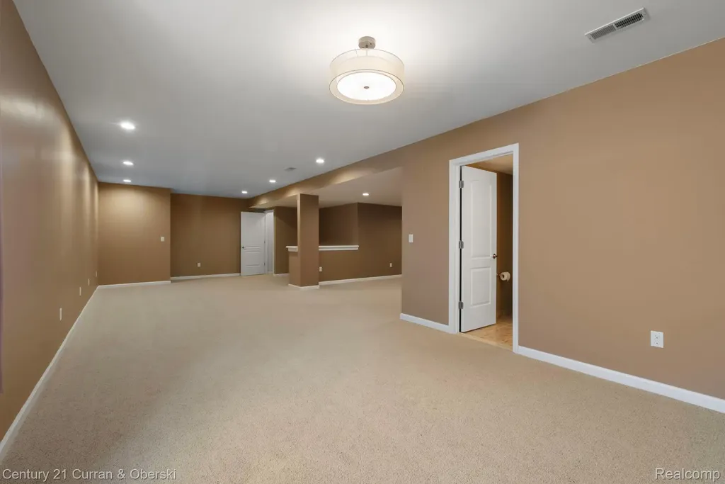1091 Paddock Drive South Lyon City MI 48178
