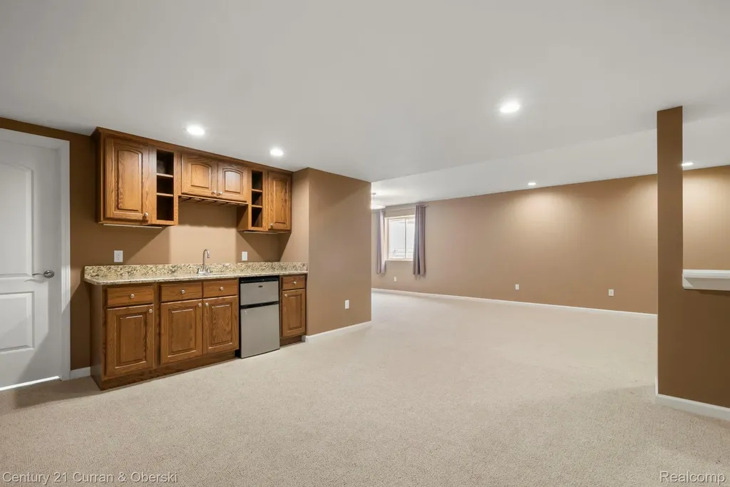 1091 Paddock Drive South Lyon City MI 48178