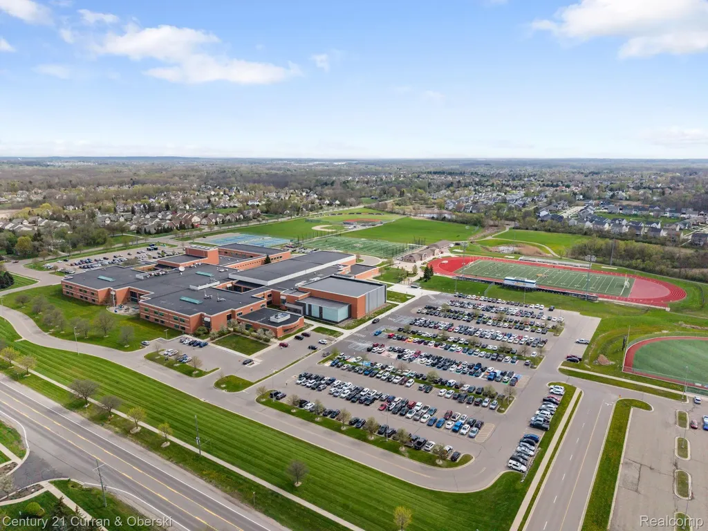 1091 Paddock Drive South Lyon City MI 48178