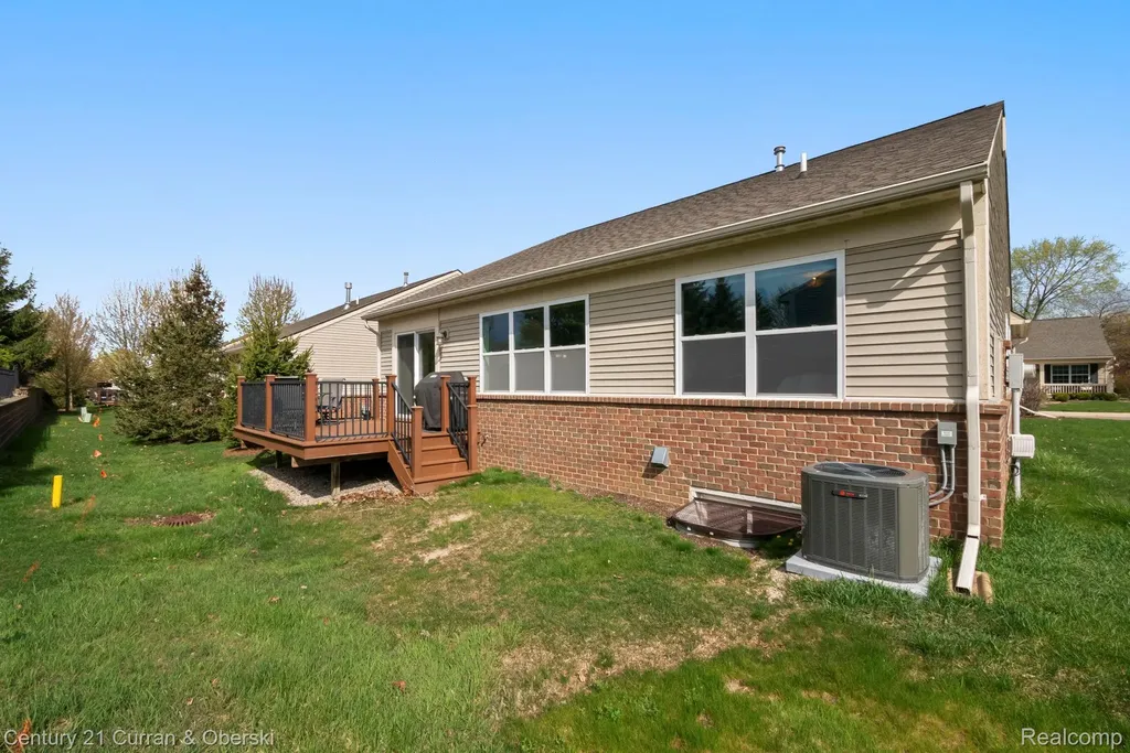 1091 Paddock Drive South Lyon City MI 48178