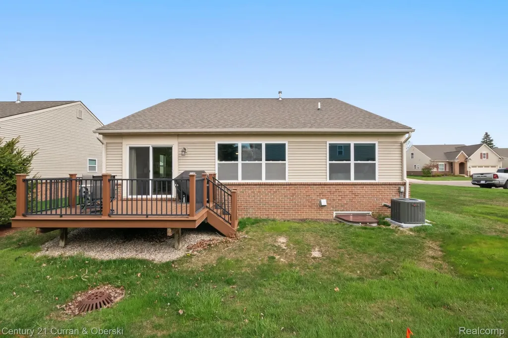 1091 Paddock Drive South Lyon City MI 48178