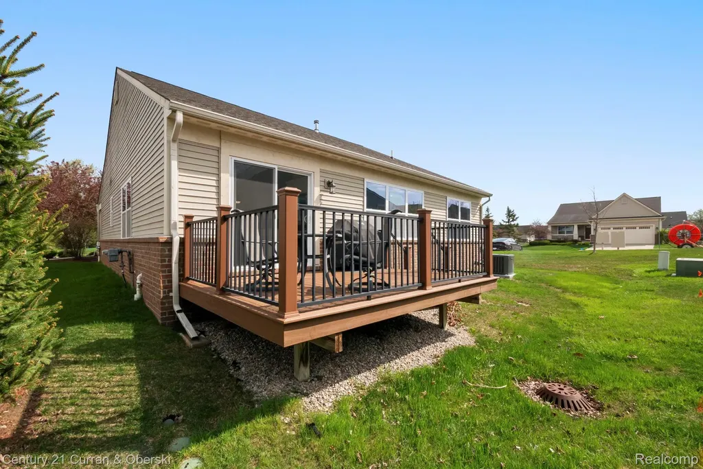 1091 Paddock Drive South Lyon City MI 48178