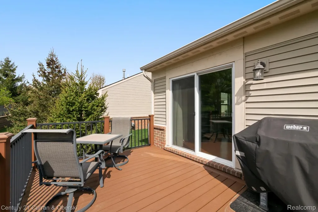 1091 Paddock Drive South Lyon City MI 48178