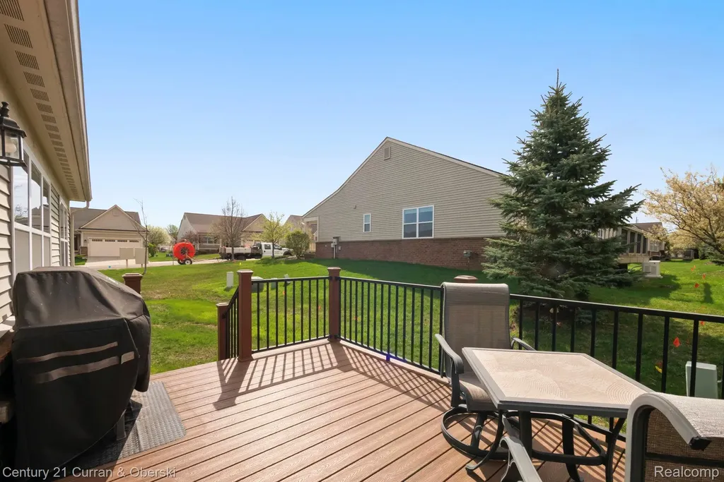 1091 Paddock Drive South Lyon City MI 48178