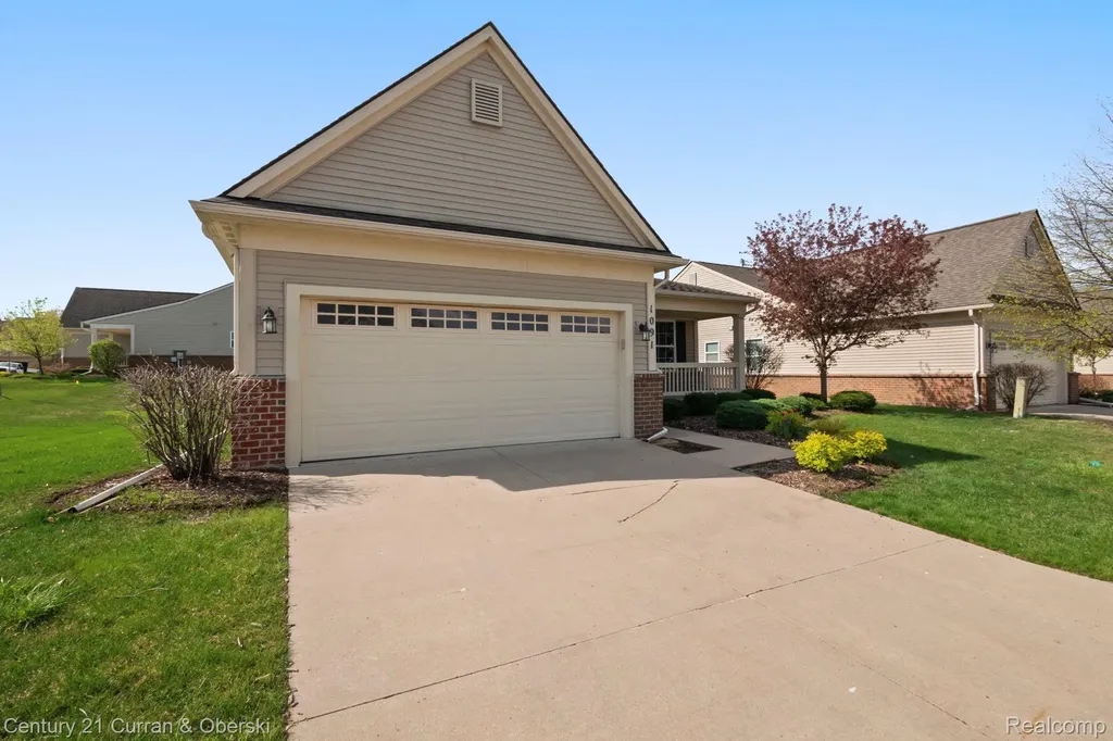 1091 Paddock Drive South Lyon City MI 48178