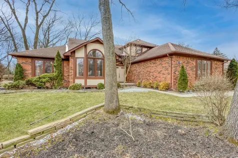 1651 Redbud Drive Troy City MI 48098
