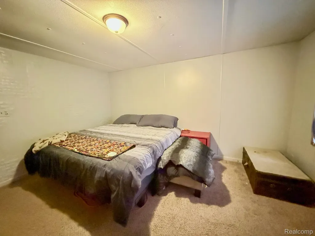 435 Rustic Lane S Sumpter Township MI 48111