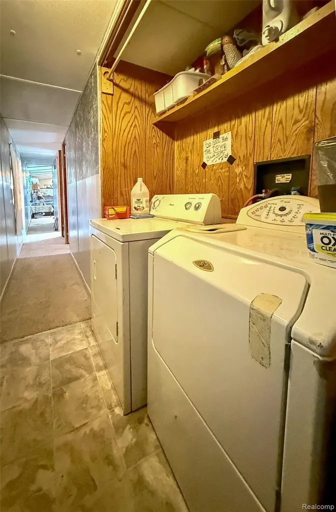 435 Rustic Lane S Sumpter Township MI 48111