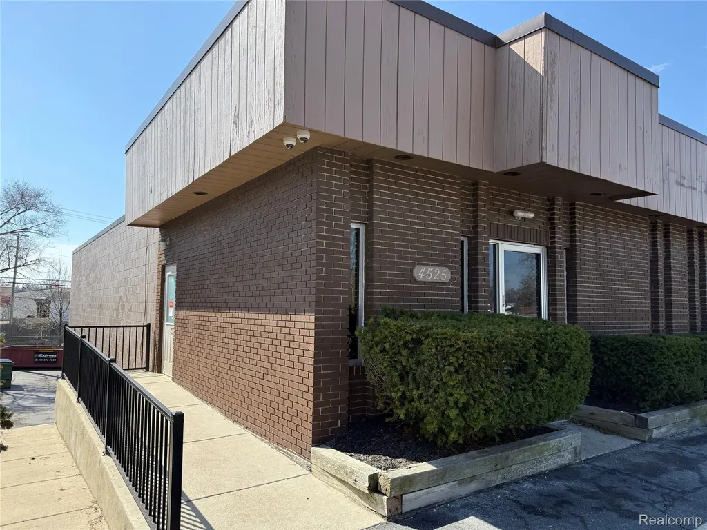 4525 Highland Road Waterford Charter Township MI 48328