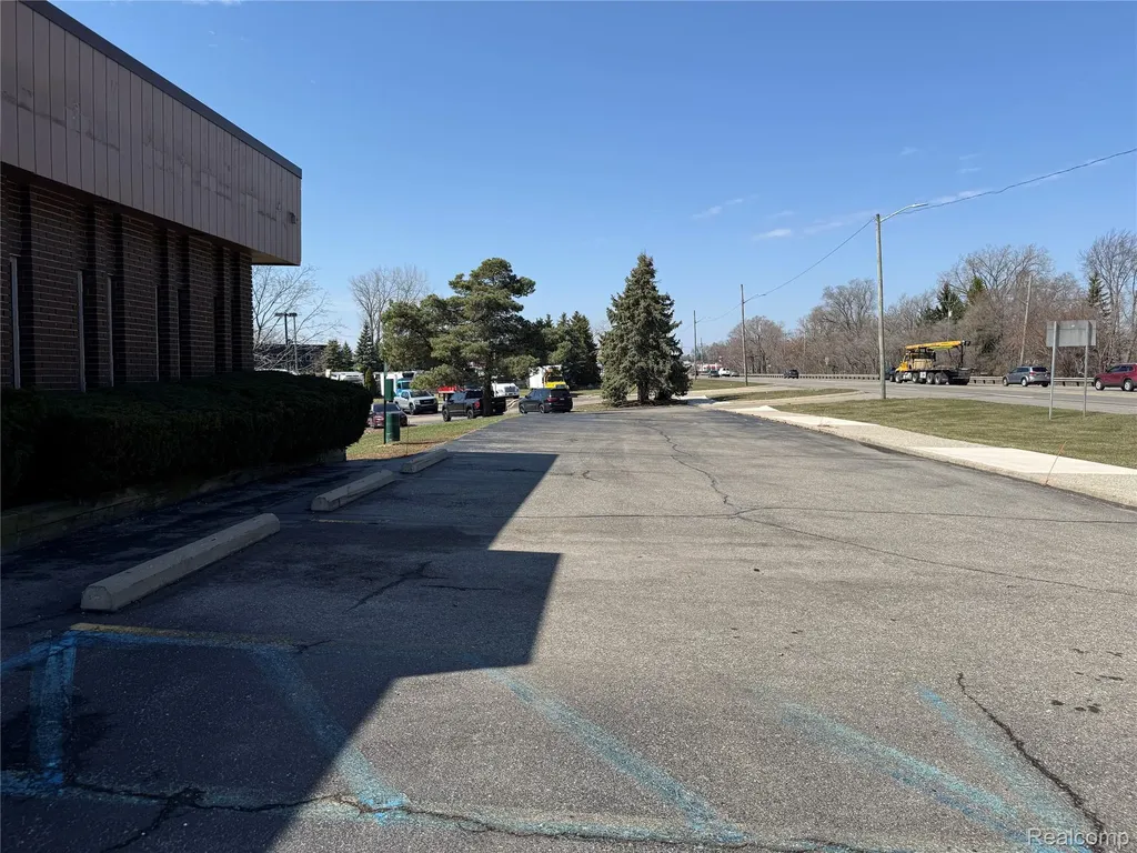 4525 Highland Road Waterford Charter Township MI 48328