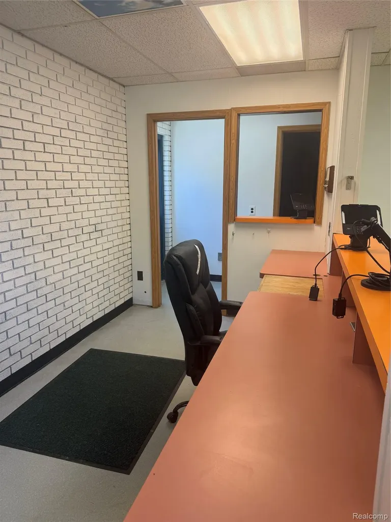 4525 Highland Road Waterford Charter Township MI 48328