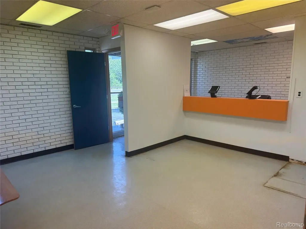 4525 Highland Road Waterford Charter Township MI 48328