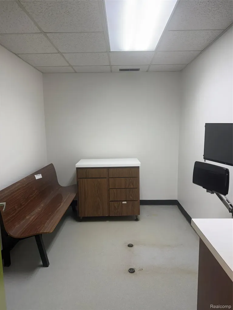 4525 Highland Road Waterford Charter Township MI 48328