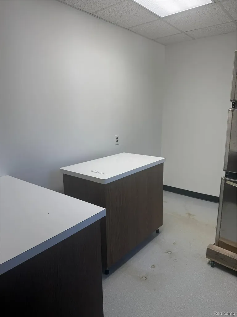 4525 Highland Road Waterford Charter Township MI 48328