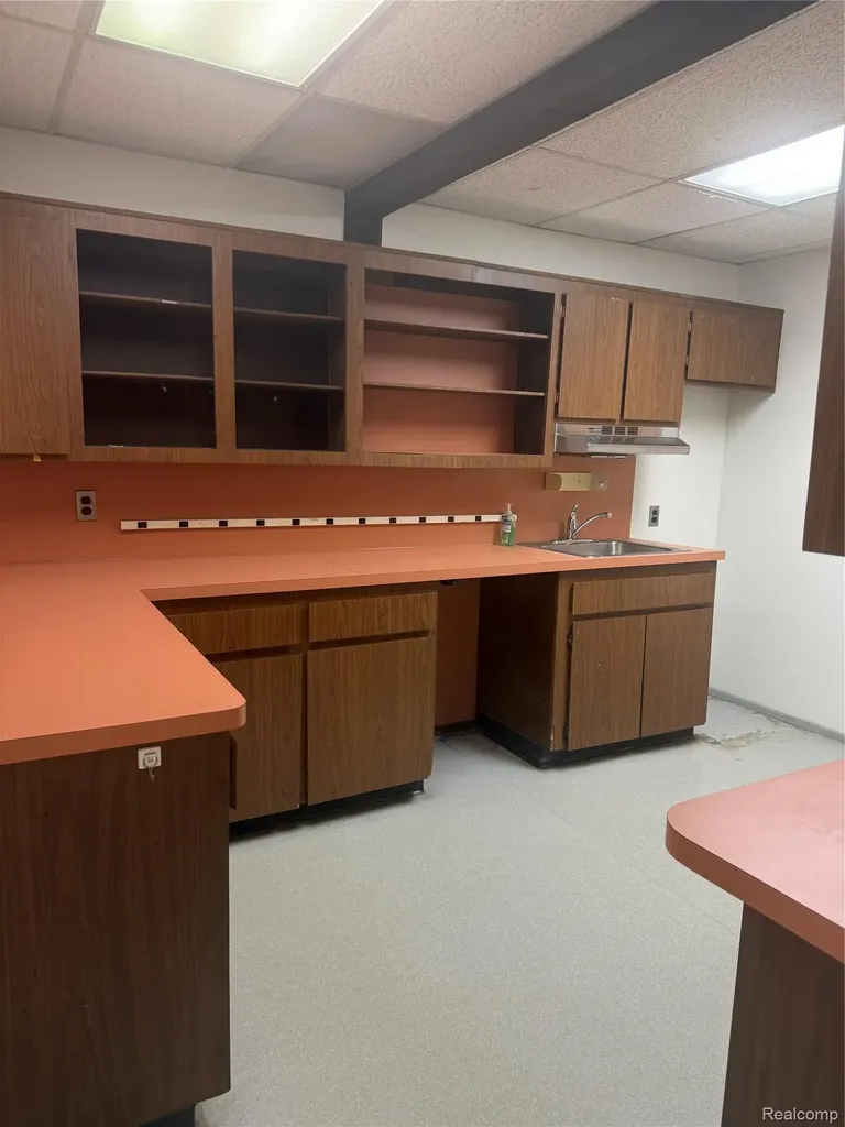 4525 Highland Road Waterford Charter Township MI 48328