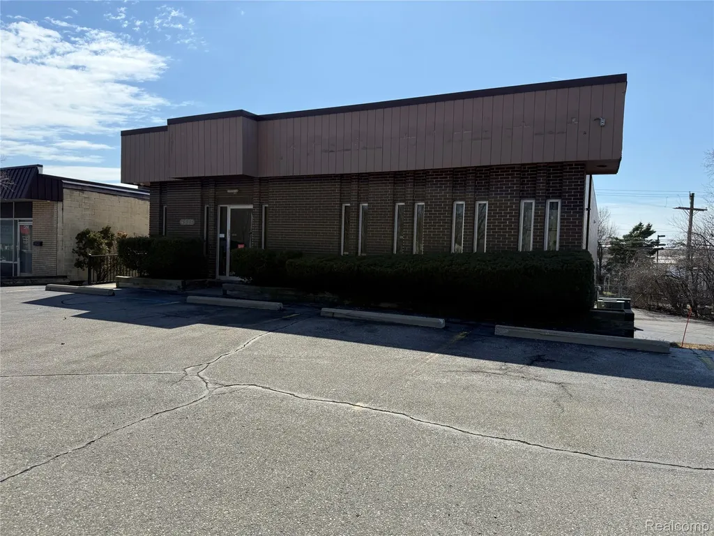 4525 Highland Road Waterford Charter Township MI 48328