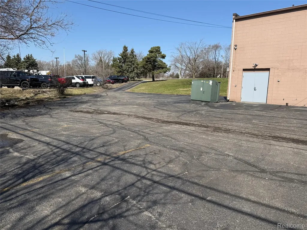 4525 Highland Road Waterford Charter Township MI 48328