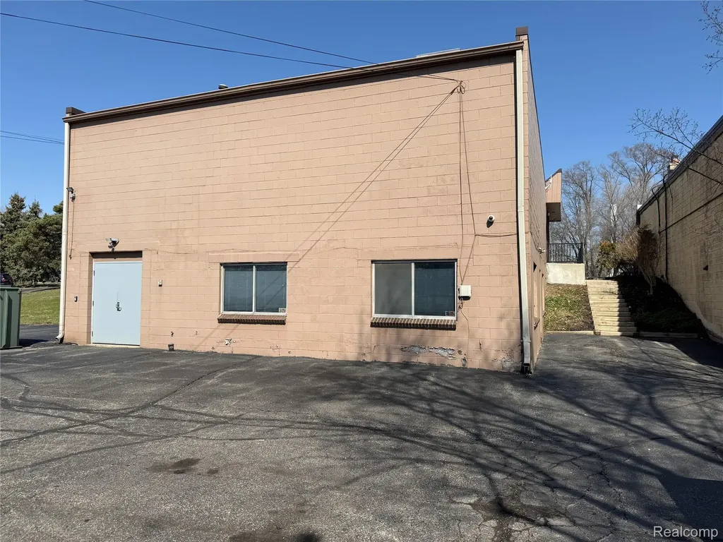 4525 Highland Road Waterford Charter Township MI 48328