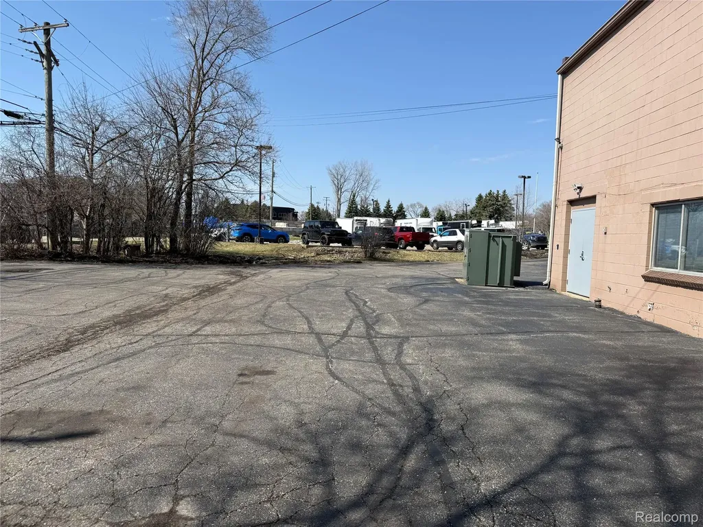 4525 Highland Road Waterford Charter Township MI 48328