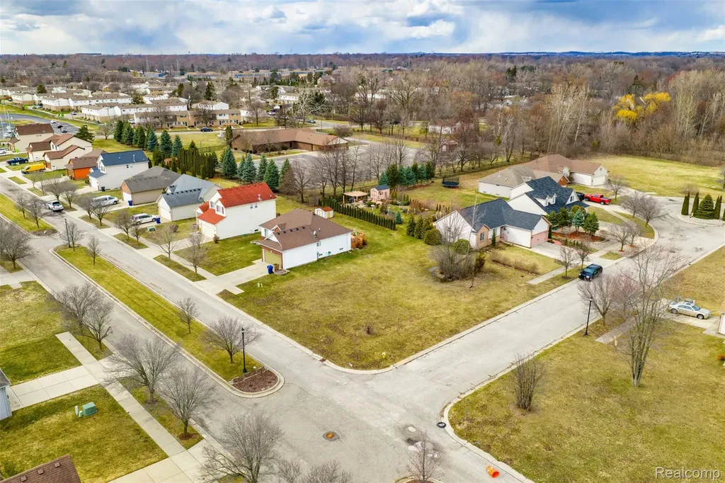 1277 Liza Boulevard Pontiac City MI 48342