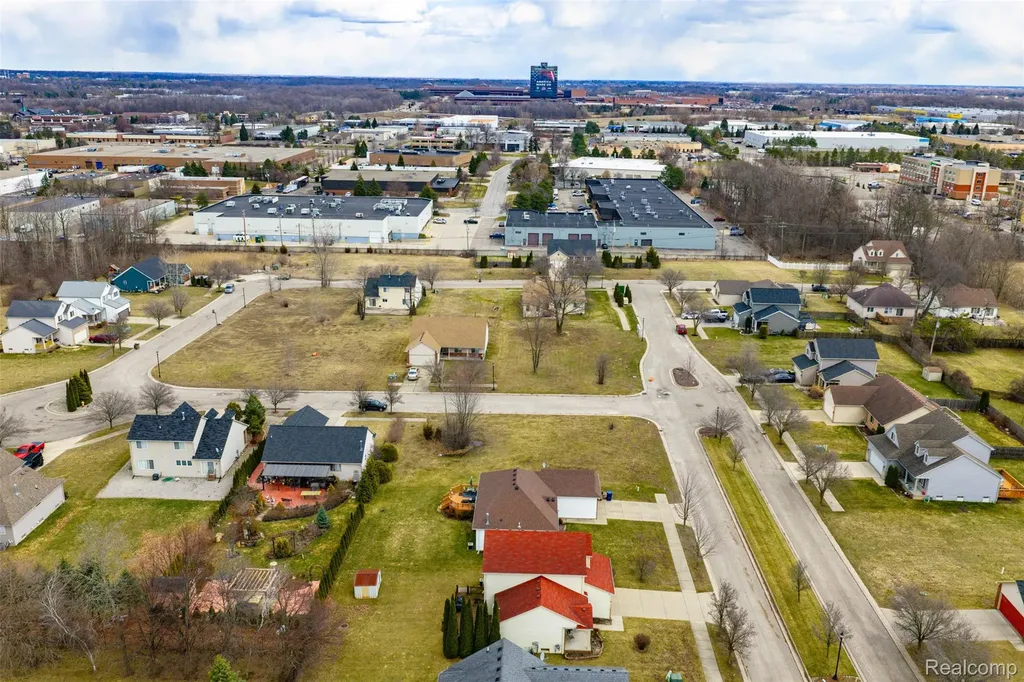1277 Liza Boulevard Pontiac City MI 48342