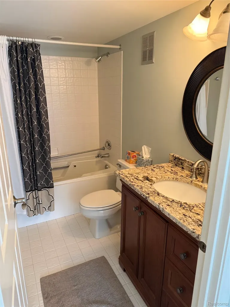 3553 Port Cove Drive Waterford Charter Township MI 48328