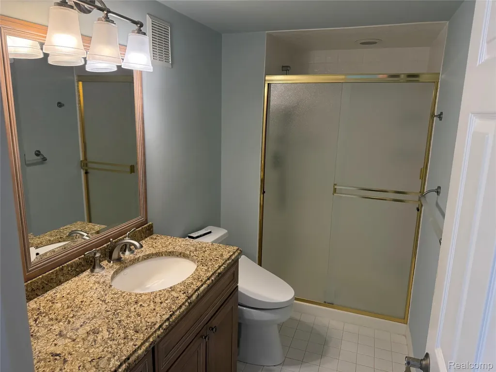 3553 Port Cove Drive Waterford Charter Township MI 48328