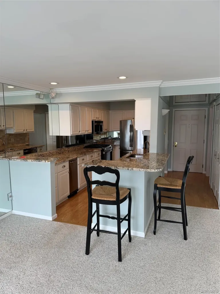 3553 Port Cove Drive Waterford Charter Township MI 48328