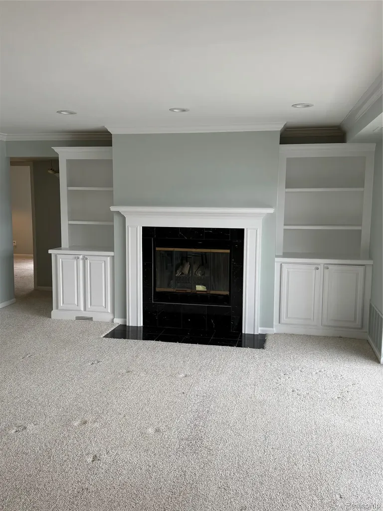 3553 Port Cove Drive Waterford Charter Township MI 48328
