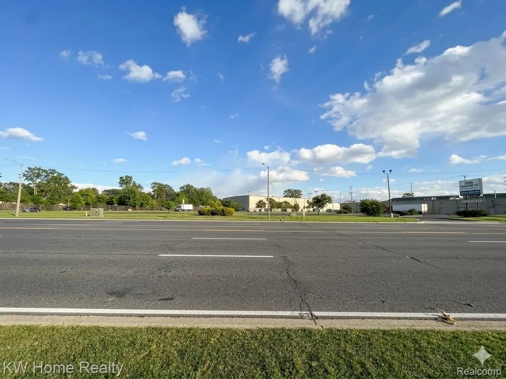 20800 Groesbeck Highway Warren City MI 48089