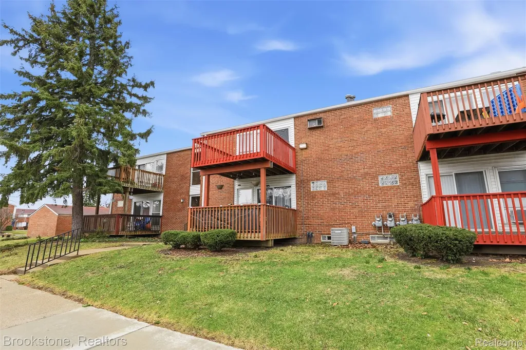 627 Mcdougall Mcdougall Street Detroit City MI 48207