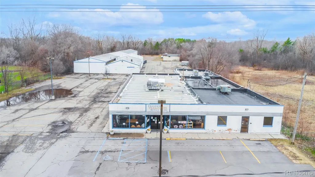 5378 Fenton Road Mundy Township MI 48507