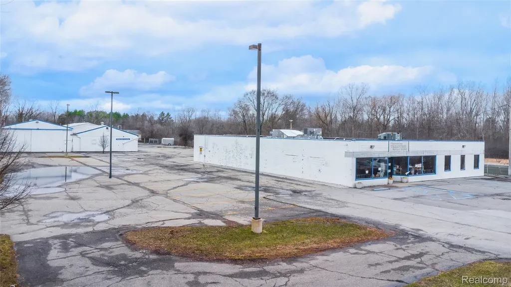 5378 Fenton Road Mundy Township MI 48507