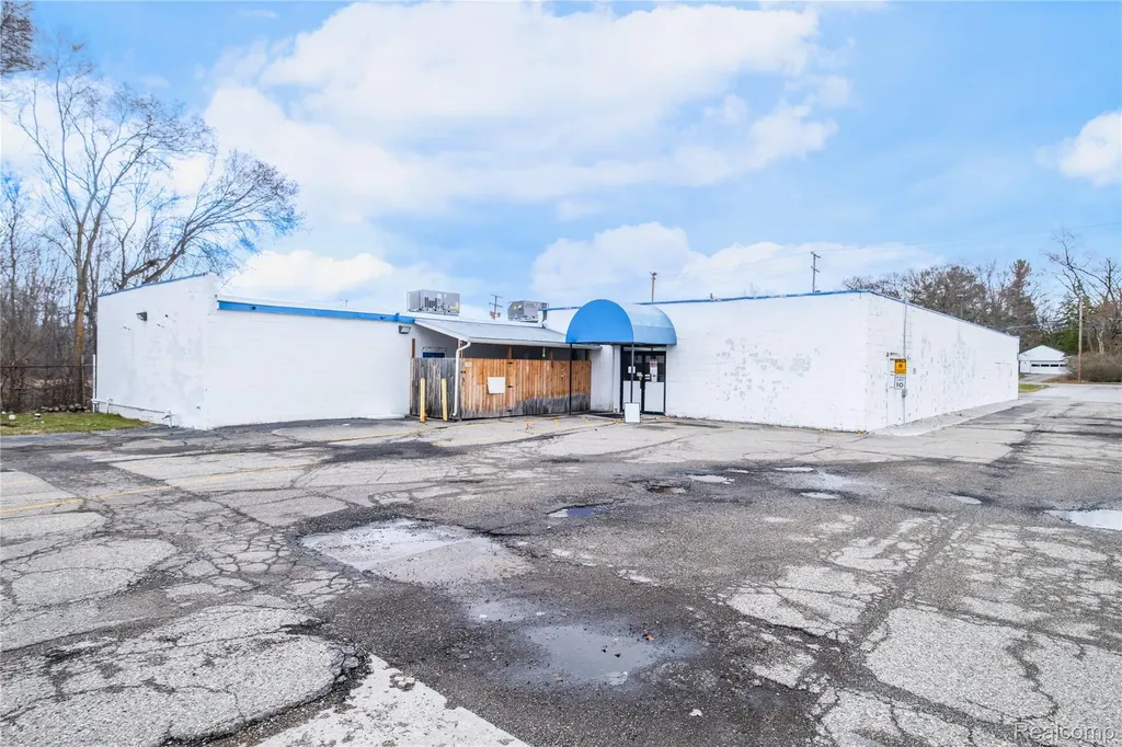 5378 Fenton Road Mundy Township MI 48507