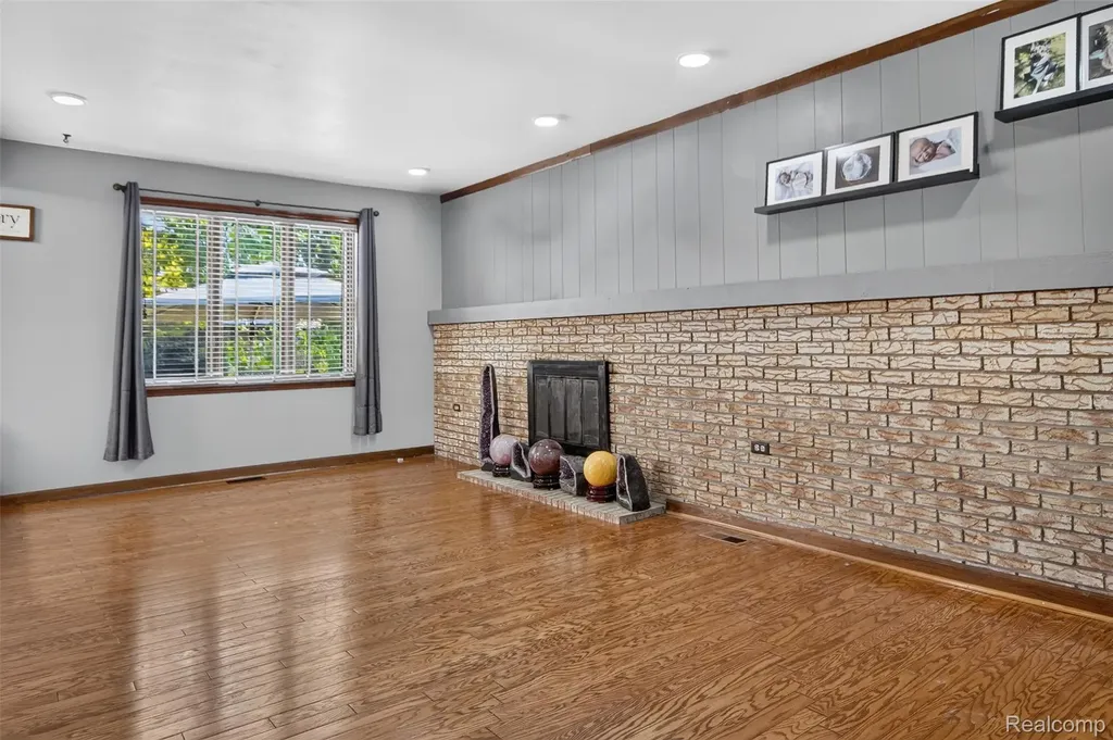 44100 Somerset Square Canton Charter Township MI 48187