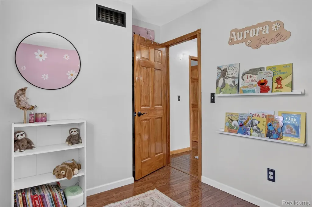 44100 Somerset Square Canton Charter Township MI 48187