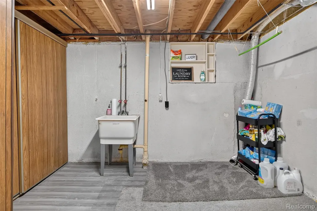 44100 Somerset Square Canton Charter Township MI 48187