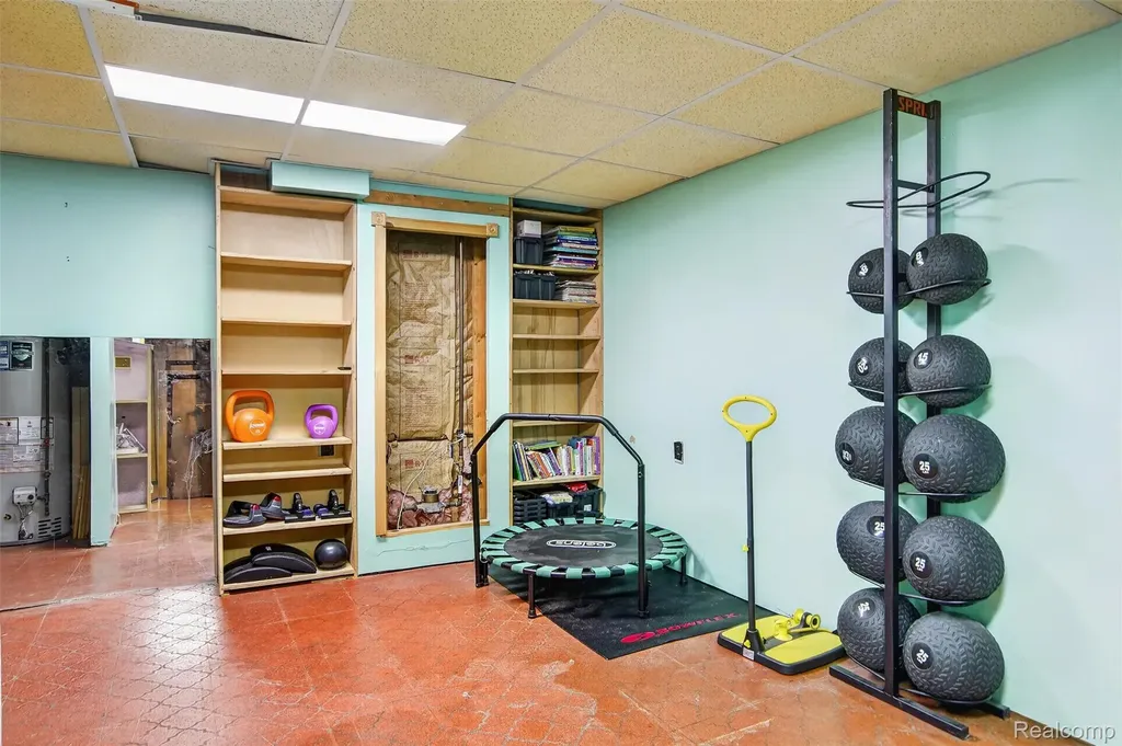 44100 Somerset Square Canton Charter Township MI 48187