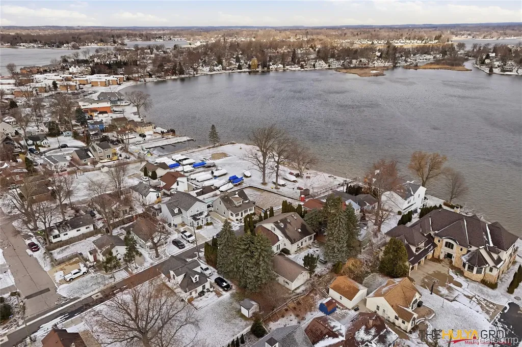 1628 Beechmont Street Keego Harbor City MI 48320