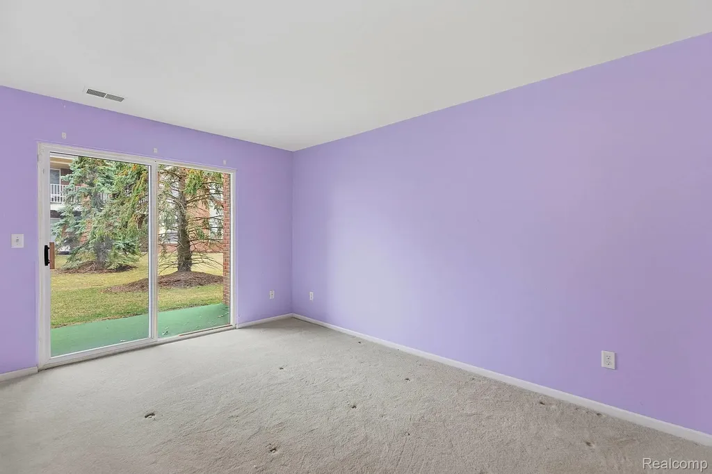 43427 Claremont Drive E Clinton Charter Township MI 48038