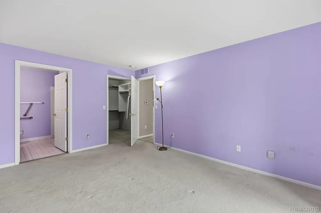 43427 Claremont Drive E Clinton Charter Township MI 48038