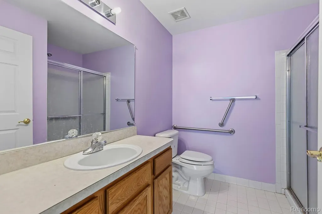 43427 Claremont Drive E Clinton Charter Township MI 48038