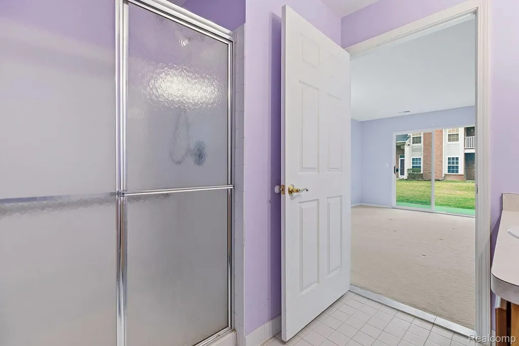43427 Claremont Drive E Clinton Charter Township MI 48038