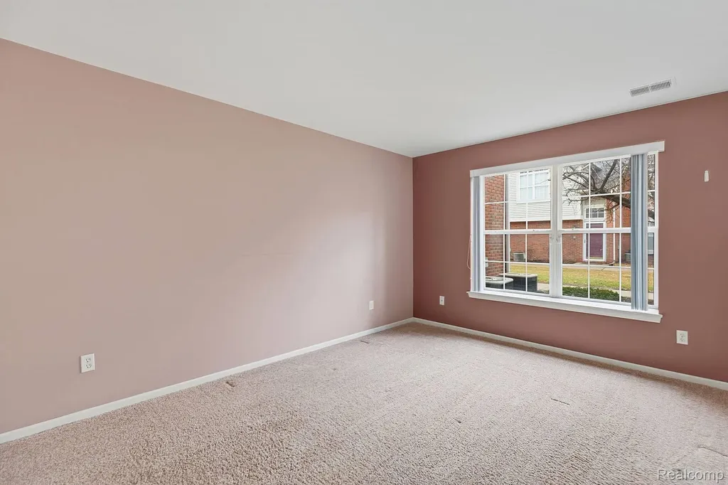 43427 Claremont Drive E Clinton Charter Township MI 48038